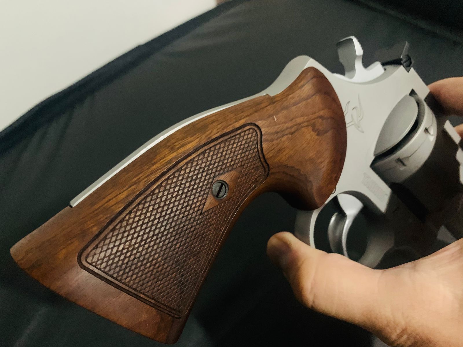 Revólver Taurus RT 608 .357 MAG – Inox – 8 tiros