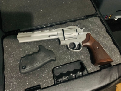 Revólver Taurus RT 608 .357 MAG – Inox – 8 tiros