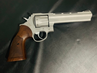 Revólver Taurus RT 608 .357 MAG – Inox – 8 tiros