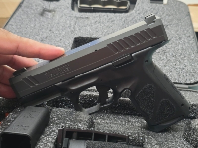 Taurus TS9c NOVA NA CAIXA