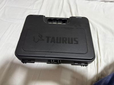Taurus PT 92 Preta intacta + Acessórios