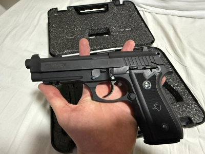 Taurus PT 92 Preta intacta + Acessórios
